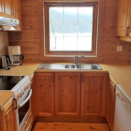 Mit Blick Auf Wasser By Interhome